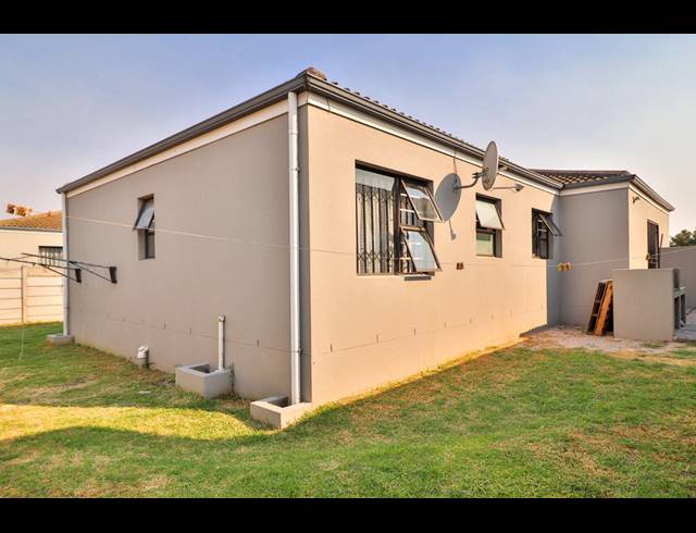 3 BEDROOM TOWNHOUSE FOR SALE IN VIKING VILLAGE